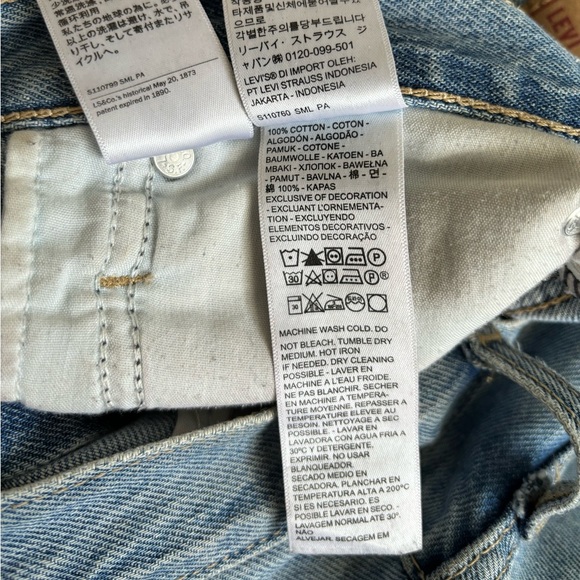 Levi's Women's '94 Baggy Mid Rise Straight Leg Jeans - Picture 6 of 10